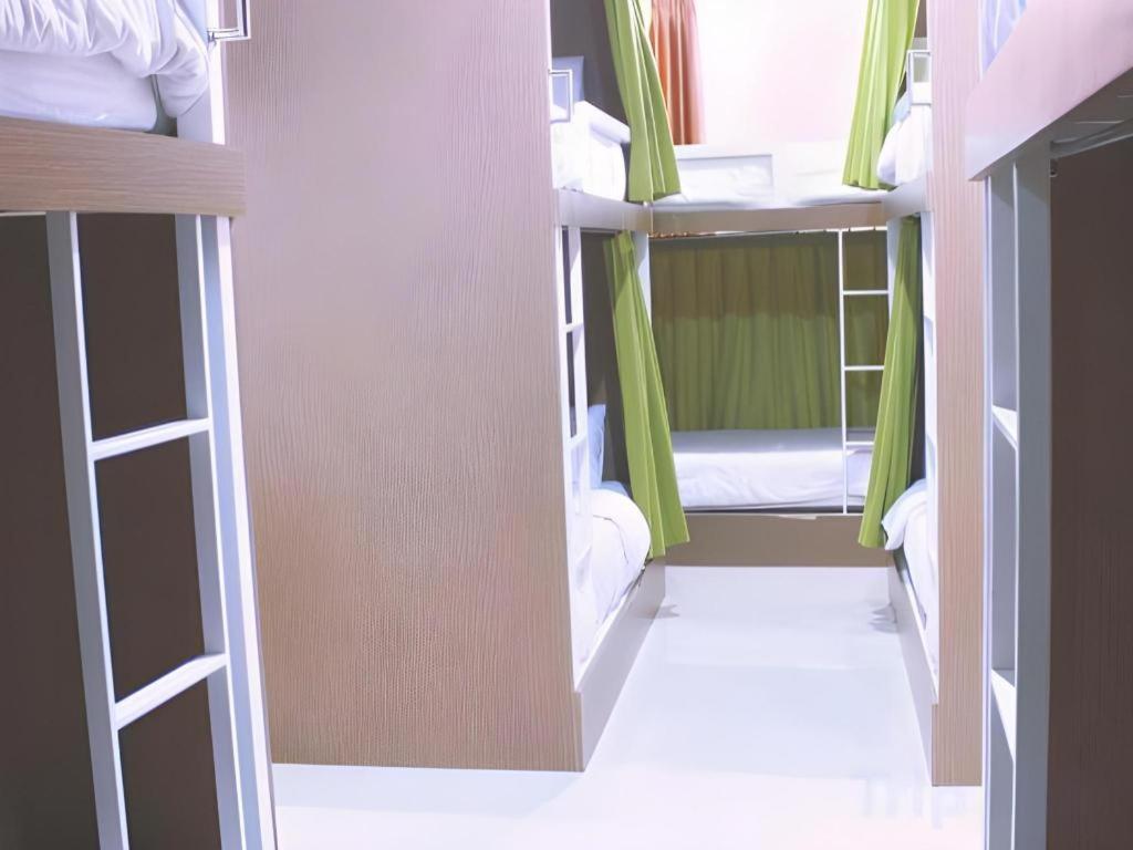 Wakeup Homestay Yogyakarta Exterior photo